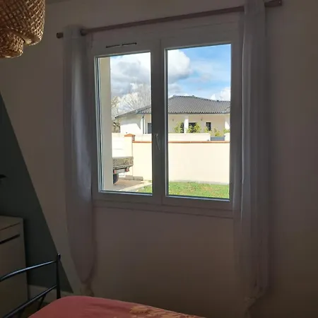 Avec Salle De Bain Privee * מונטובן