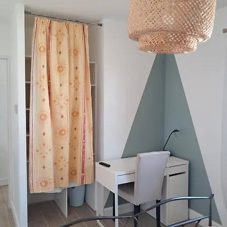 Privatunterkunft Avec Salle De Bain Privee