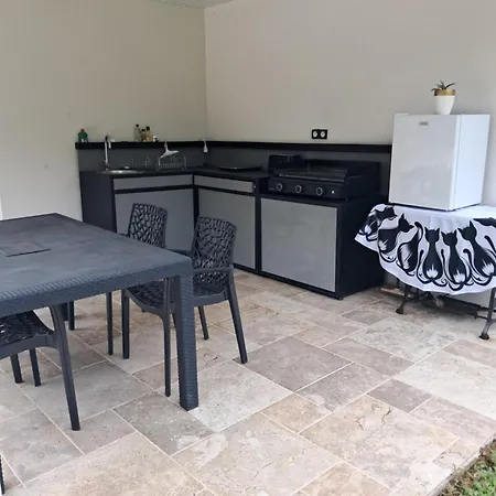 Privatunterkunft Avec Salle De Bain Privee