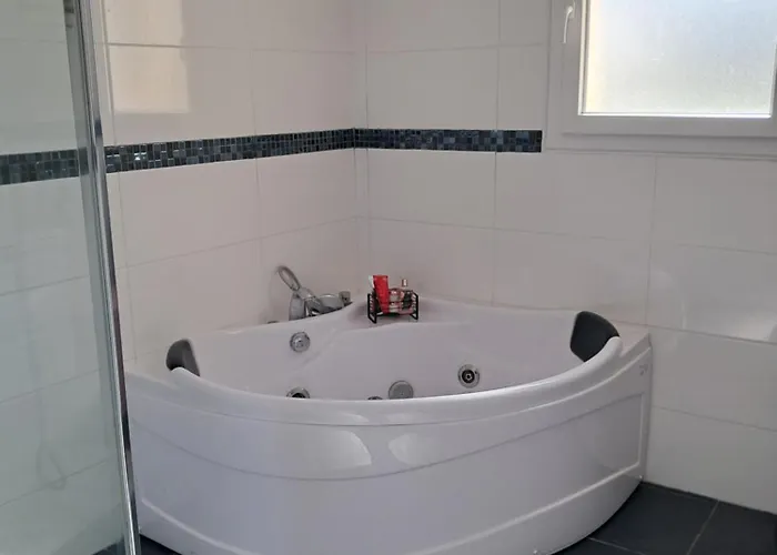 Prive Chez Lhabitant Quarto em Acomodações Particulares